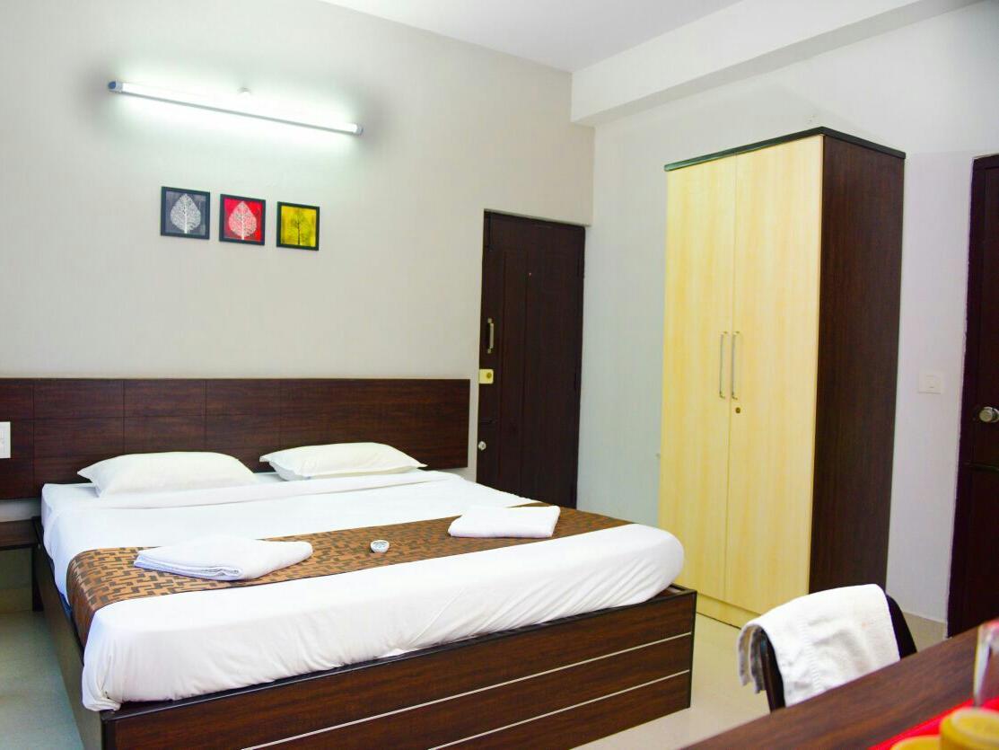Varsha Enclave- Trinity House Aparthotel Maiçor Exterior foto
